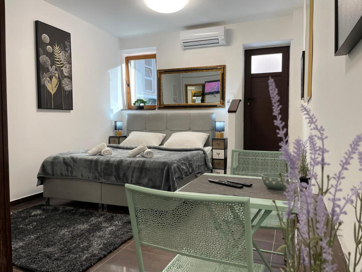 Tequila Apartments (Adults Only) Zadar Buitenkant foto